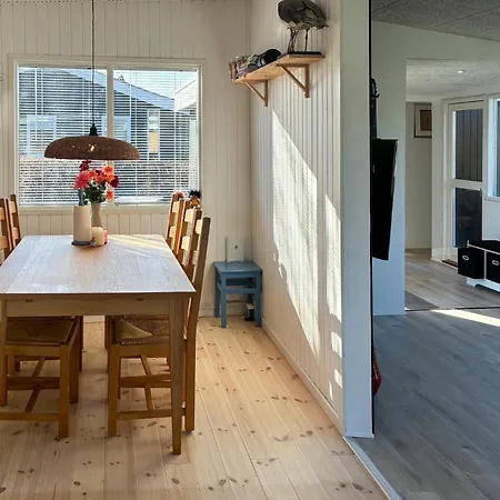 3 Bedroom Awesome In * יולסמינדה