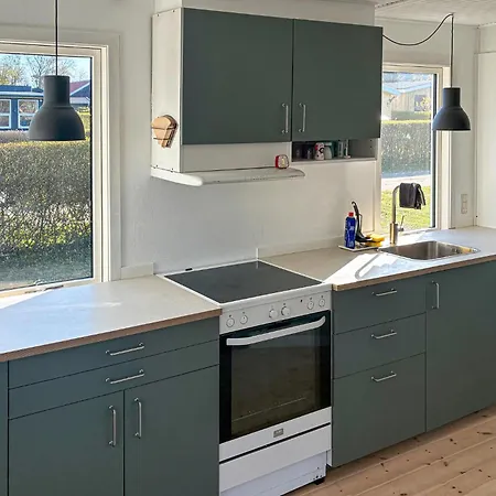 3 Bedroom Awesome In בית נופש