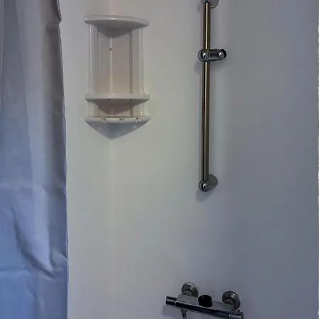 בית נופש 3 Bedroom Awesome In